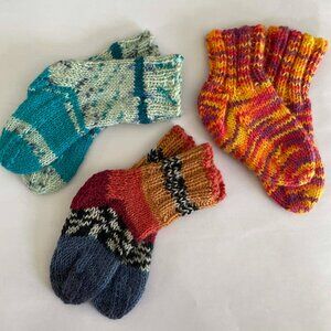 FUNKY HANDKNITTED BABY SOCKS,  3 pairs for  0-3 months NWOT